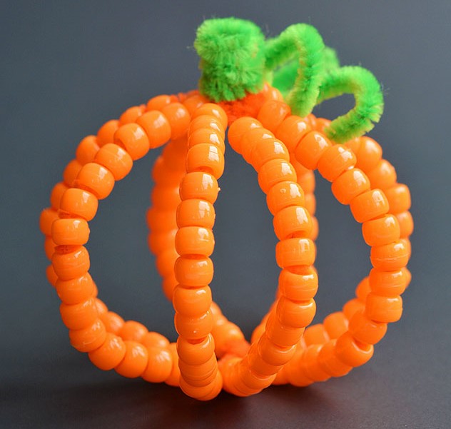 Image of pumpkin made with pony beads