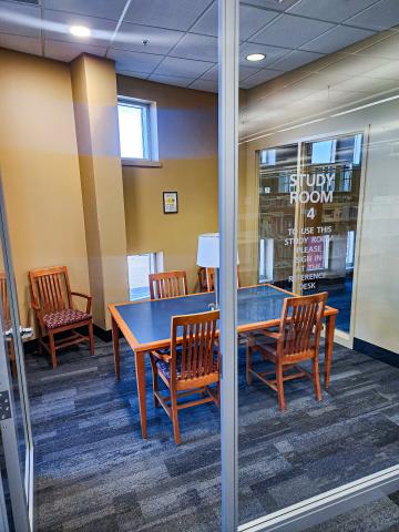 Wirt study room 4 with a table and chairs