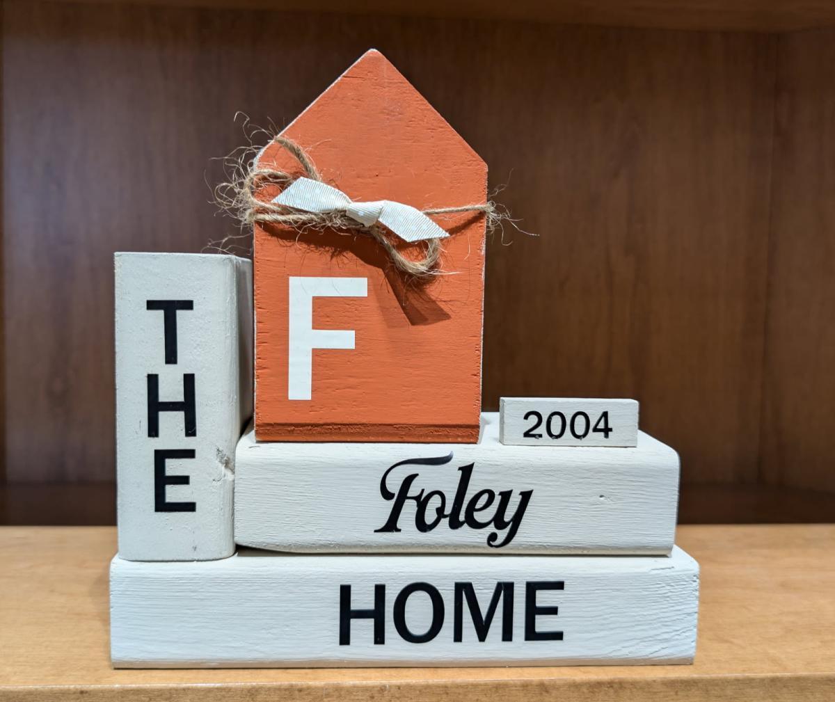 Surname Shelf Sitter